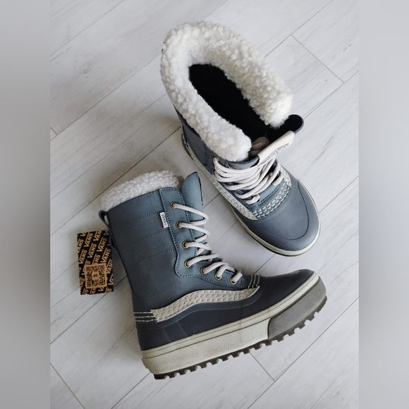 VANS NEW Standard Snow MTE Boots - Picture 2 of 16